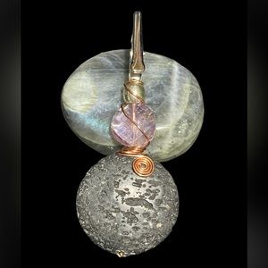 Roach Clip with Lava and Crystal